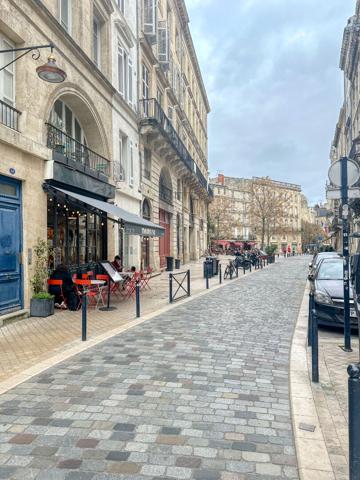 Appartement 2 pièces - 54.97 m2 - PLACE DU PALAIS , Bordeaux