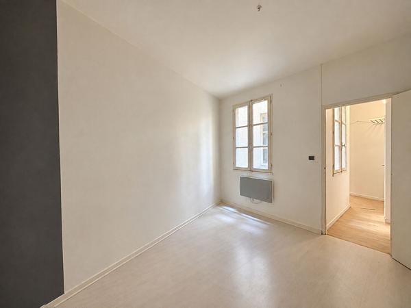 Appartement 2 pièces - 54.97 m2 - PLACE DU PALAIS , Bordeaux