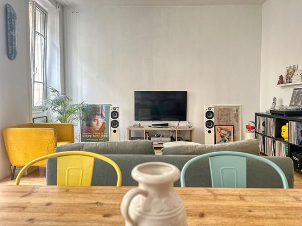 Appartement 2 pièces - 54.97 m2 - PLACE DU PALAIS , Bordeaux