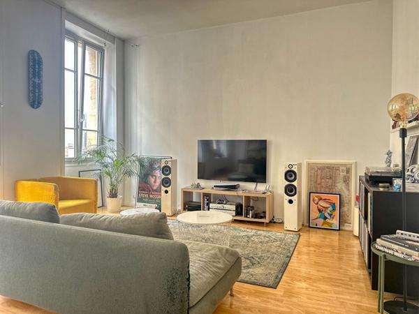 Appartement 2 pièces - 54.97 m2 - PLACE DU PALAIS , Bordeaux