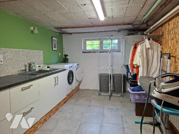  Maison familiale de 148m² à Troyes à proximité immédiate de l'hôpital entièrement restaurée,
...