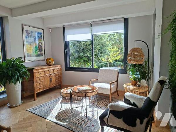  Maison familiale de 148m² à Troyes à proximité immédiate de l'hôpital entièrement restaurée,
...