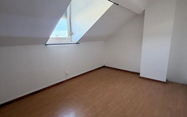 Maison à louer    3 pièces • 54 m2 Saint-Quentin