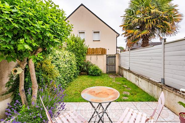 Charmante maison de village avec pierre et poutres apparentes