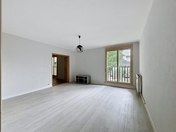 Appartement T4 Avrille 4 pièce(s) 84 m2