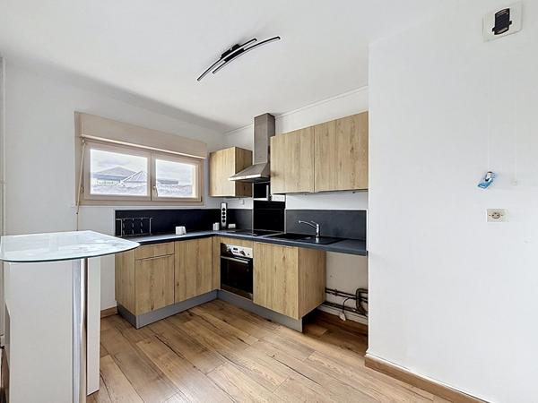 Appartement T4 Avrille 4 pièce(s) 84 m2