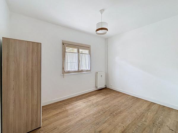 Appartement T4 Avrille 4 pièce(s) 84 m2