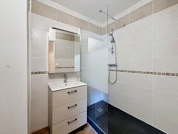 Appartement T4 Avrille 4 pièce(s) 84 m2