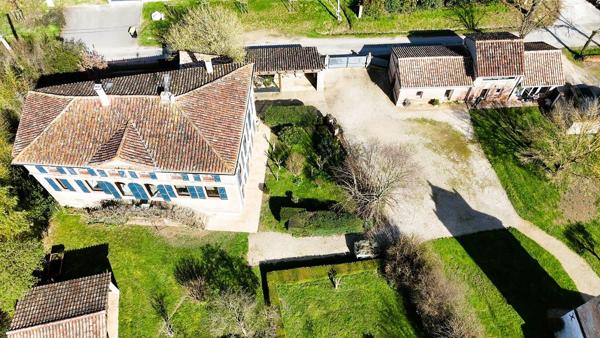 MAISON DE MAÎTRE AVEC PISCINE ET MAISON ANNEXE Montauban