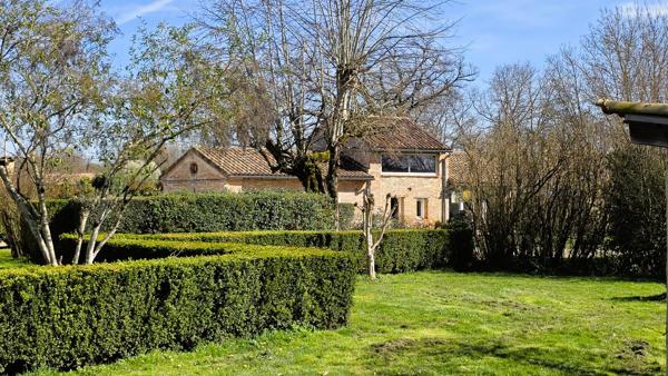 MAISON DE MAÎTRE AVEC PISCINE ET MAISON ANNEXE Montauban