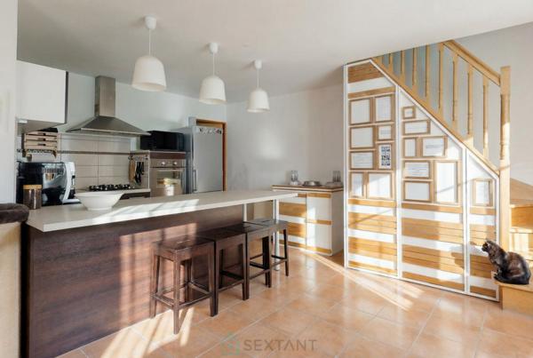 GRANS (13)  –  Maison de village rénovée – 3 chambres – 110 m²