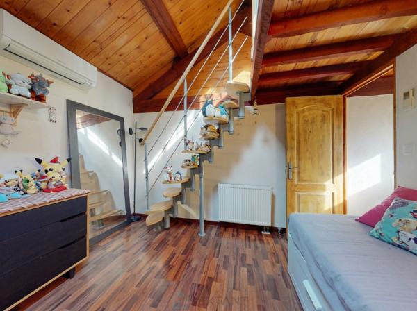 GRANS (13)  –  Maison de village rénovée – 3 chambres – 110 m²