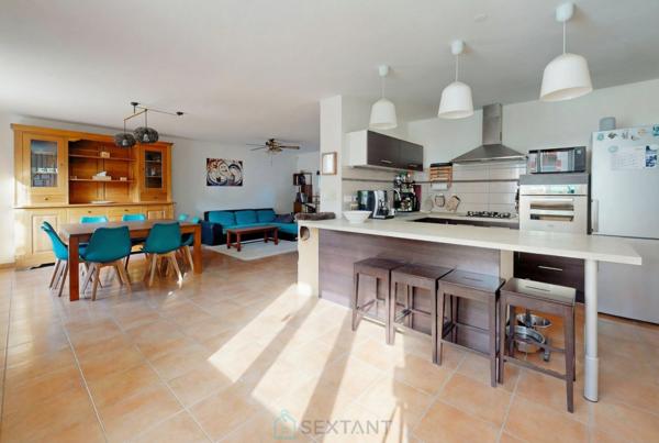 GRANS (13)  –  Maison de village rénovée – 3 chambres – 110 m²