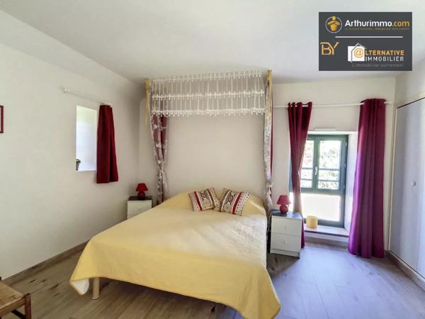 Vente Propriété 26 pièces 979 m2 à Laval