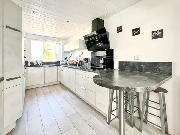 MAISON 6 PIÈCES 113 M² , BEAUX VOLUMES ET GRAND TERRAIN