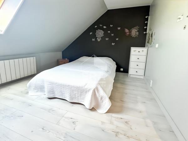 MAISON 6 PIÈCES 113 M² , BEAUX VOLUMES ET GRAND TERRAIN