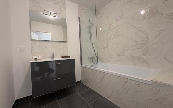 Appartement à louer    4 pièces •  La Rochelle