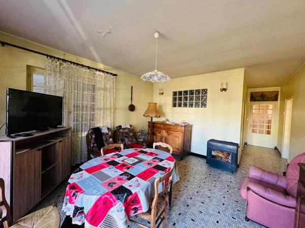 Grande maison de famille dans le centre de Saint Saulge