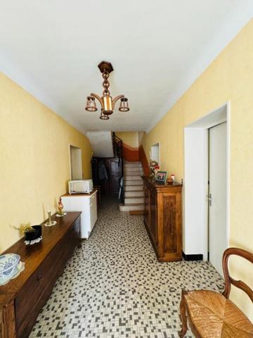 Grande maison de famille dans le centre de Saint Saulge