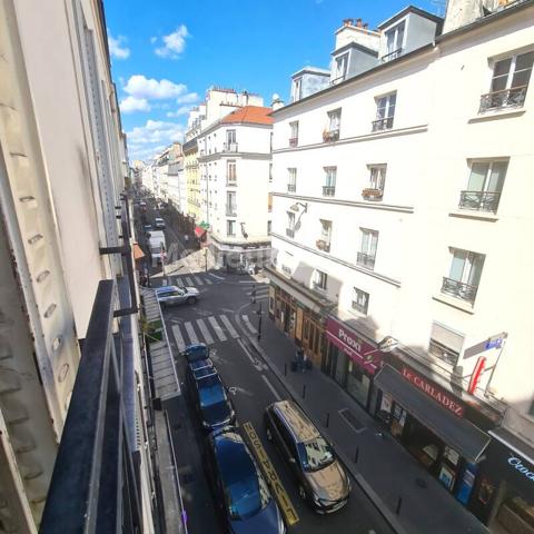 Studio place Voltaire à refaire entièrement