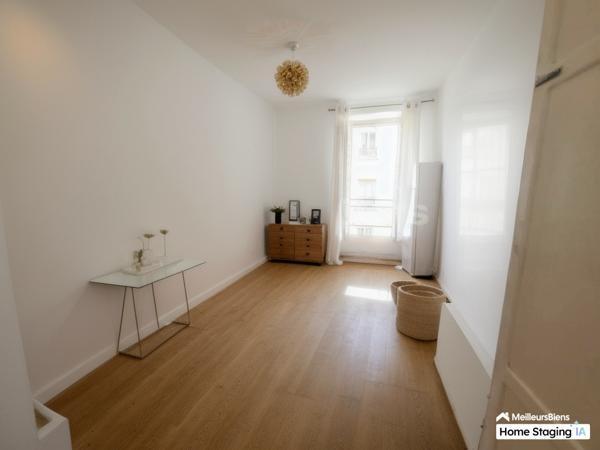 Studio place Voltaire à refaire entièrement