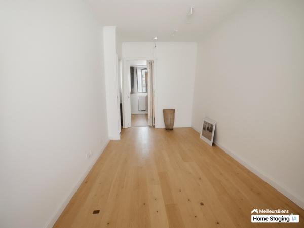 Studio place Voltaire à refaire entièrement