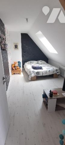 LANVEOC - Centre bourg - Maison de ville avec vue sur rade de Brest et récemment rénovée avec g...