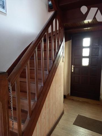 CROZON - A proximité immédiate du bourg, maison des années 57, à rénover, offrant, cuisine, séj...