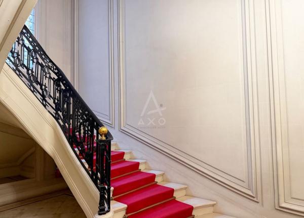 PARIS XVI - VICTOR HUGO/ RAYMOND POINCARE. APPARTEMENT HAUSSMANNIEN 3 CHAMBRES + STUDIO