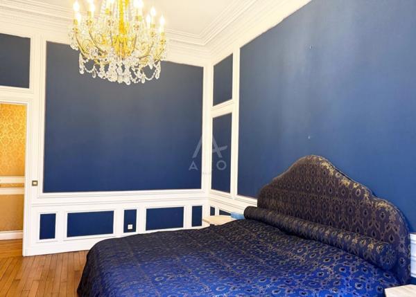 PARIS XVI - VICTOR HUGO/ RAYMOND POINCARE. APPARTEMENT HAUSSMANNIEN 3 CHAMBRES + STUDIO