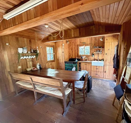 Cap Ferret 44 hectares 2eme ligne, plage du Mimbeau, 5 ravissantes cabanes bois sur terrain de 980 m2