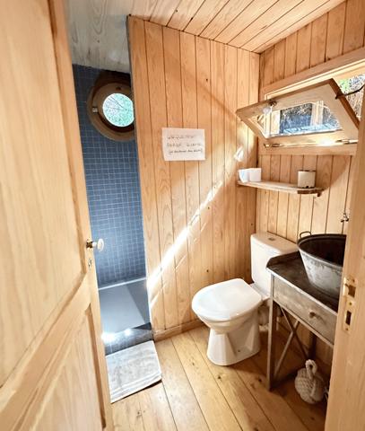 Cap Ferret 44 hectares 2eme ligne, plage du Mimbeau, 5 ravissantes cabanes bois sur terrain de 980 m2