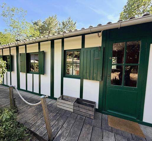 Cap Ferret 44 hectares 2eme ligne, plage du Mimbeau, 5 ravissantes cabanes bois sur terrain de 980 m2