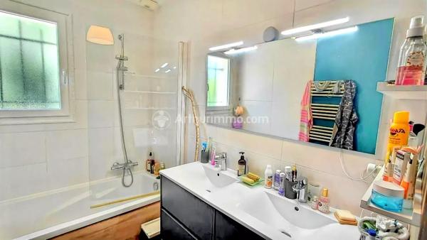 Vente                                                      Maison
                        
                     5 pièces                      121 m2                     à Soual