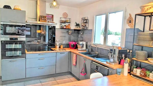 Vente                                                      Maison
                        
                     5 pièces                      121 m2                     à Soual