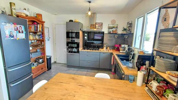 Vente                                                      Maison
                        
                     5 pièces                      121 m2                     à Soual