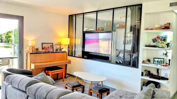 Vente                                                      Maison
                        
                     5 pièces                      121 m2                     à Soual