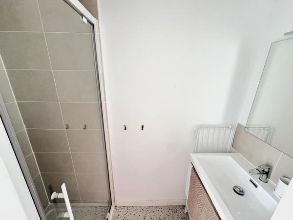 Studette privée 12 m² avec SDE privative - Coliving refait à neuf avec Jardin et Terrasse