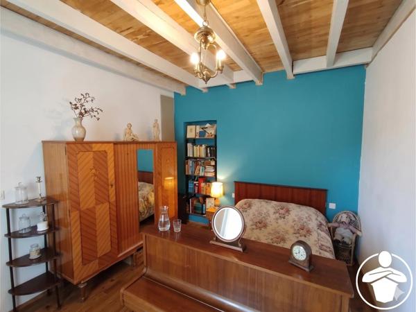 Vente                                                      Maison
                        
                     8 pièces                      193 m2                     à Villeneuve-sur-Lot