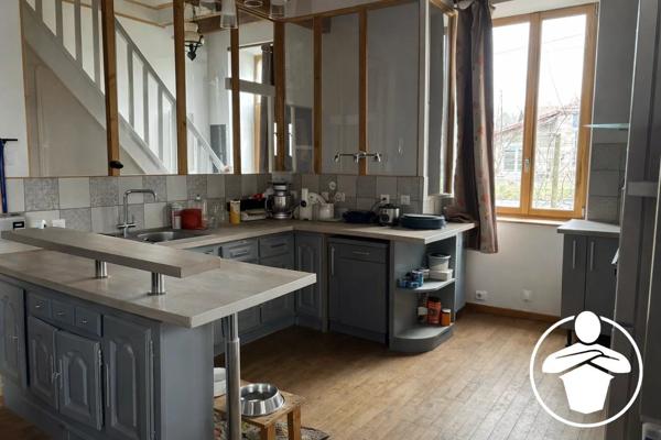 Vente                                                      Maison
                        
                     8 pièces                      193 m2                     à Villeneuve-sur-Lot