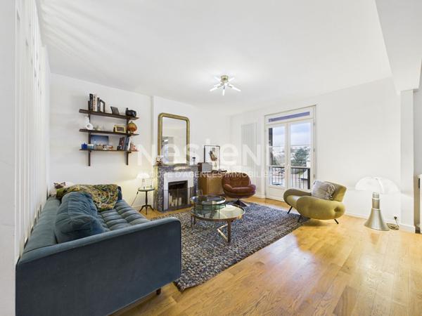 À vendre à Aurillac, à deux pas du centre ville, maison 5 pièces de 131 m² avec jardin.