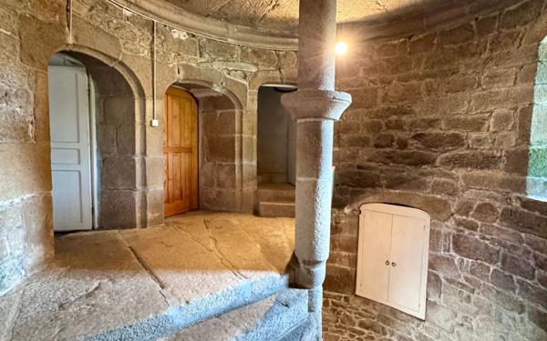 Maison à vendre    9 pièces •  Saint-Renan