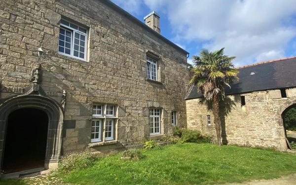 Maison à vendre    9 pièces •  Saint-Renan