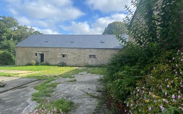 Maison à vendre    9 pièces •  Saint-Renan