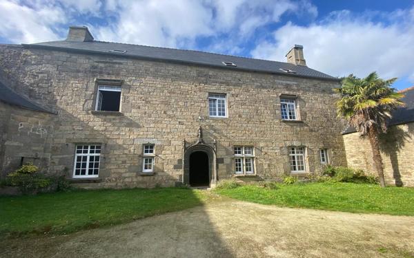 Maison à vendre    9 pièces •  Saint-Renan