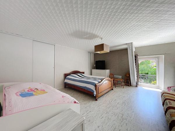 Longère de plus de 300 m² habitable, entièrement restaurée