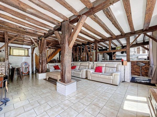 Longère de plus de 300 m² habitable, entièrement restaurée