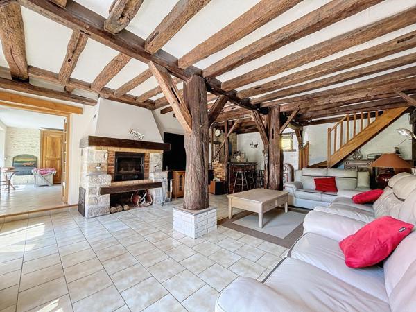 Longère de plus de 300 m² habitable, entièrement restaurée