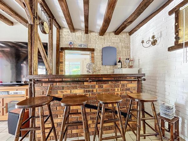 Longère de plus de 300 m² habitable, entièrement restaurée