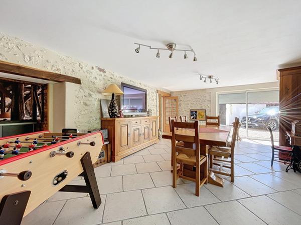 Longère de plus de 300 m² habitable, entièrement restaurée